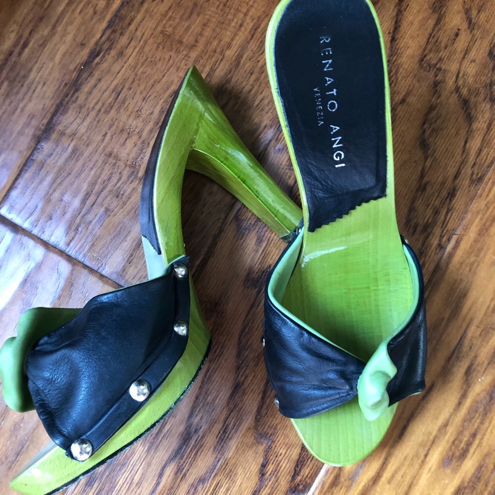 Sexy pumps from Italy 💚🖤